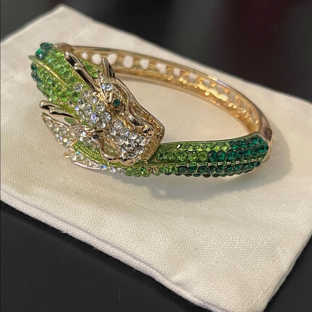Dragon Bracelet blue Crystal Chains Holder clip bracelet. Green/white and gold.
